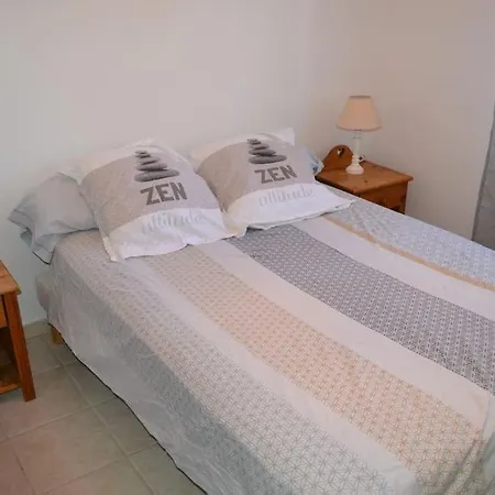 Joli Appartement Au Calme Entre Nimes Et Avignon Meynes Buitenkant foto