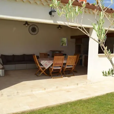 Joli Appartement Au Calme Entre Nimes Et Avignon Meynes Buitenkant foto