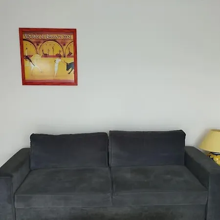 Joli Appartement Au Calme Entre Nimes Et Avignon Meynes Buitenkant foto